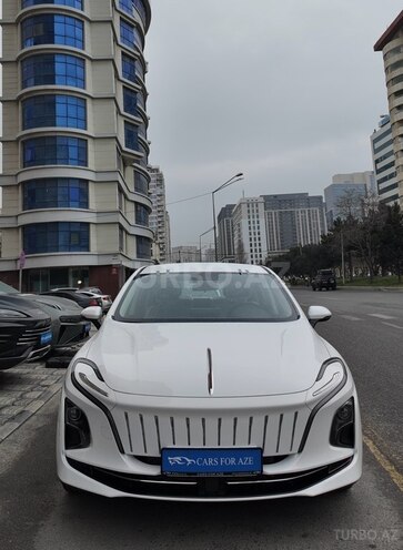 Hongqi E-QM5-1