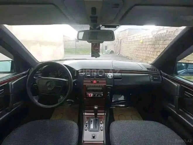 Mercedes E 230 1996, 292,000 km - 2.3 l - Bakı