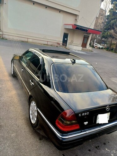 Mercedes C 230 1997, 272,658 km - 2.3 l - Bakı