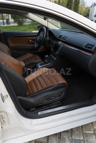 Volkswagen Passat CC-9
