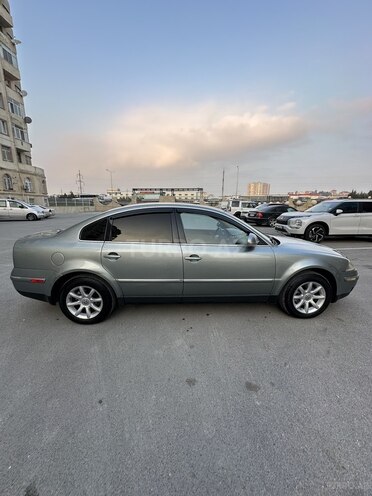 Volkswagen Passat 2004, 257,800 km - 1.8 l - Bakı