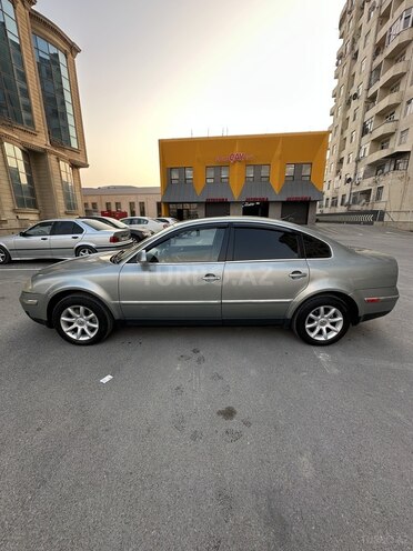 Volkswagen Passat 2004, 257,800 km - 1.8 l - Bakı