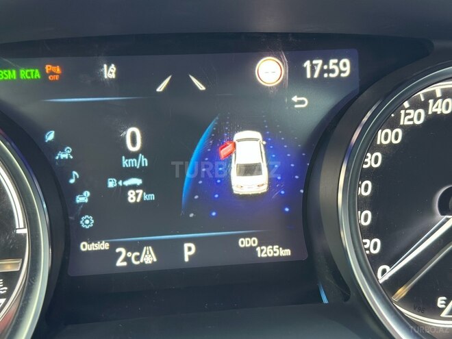 Toyota Camry-13