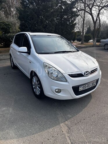 Hyundai i20 2009, 270,000 km - 1.6 l - Mingəçevir
