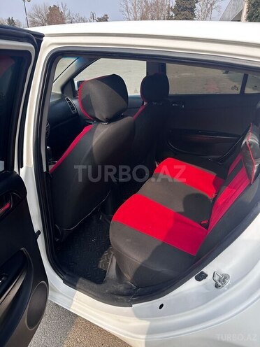 Hyundai i20 2009, 270,000 km - 1.6 l - Mingəçevir