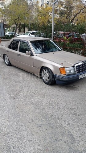 Mercedes E 220 1992, 500,000 km - 2.2 l - Bakı