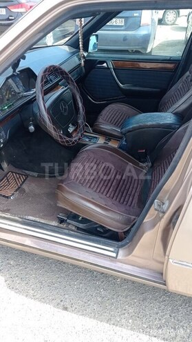 Mercedes E 220 1992, 500,000 km - 2.2 l - Bakı