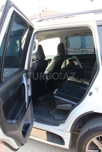 Toyota Land Cruiser Prado-15