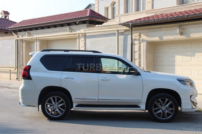 Toyota Land Cruiser Prado-5
