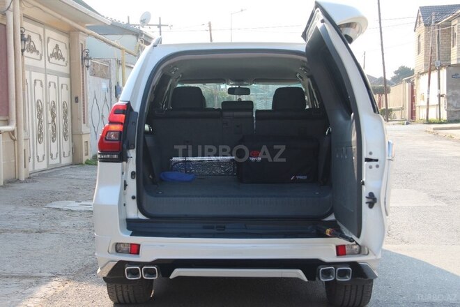 Toyota Land Cruiser Prado-17