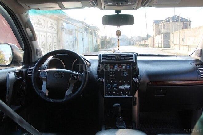 Toyota Land Cruiser Prado-9