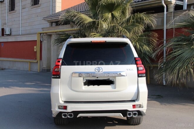 Toyota Land Cruiser Prado-4
