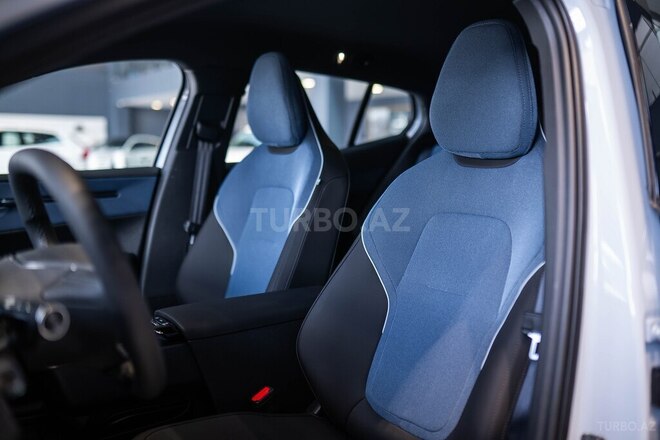 Volvo EX30-14