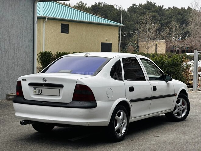 Opel Vectra 1997, 286,000 km - 2.0 l - Bakı