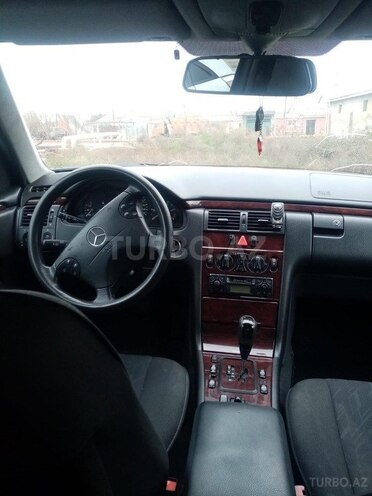 Mercedes E 220 d 2001, 390,000 km - 2.2 l - Bakı