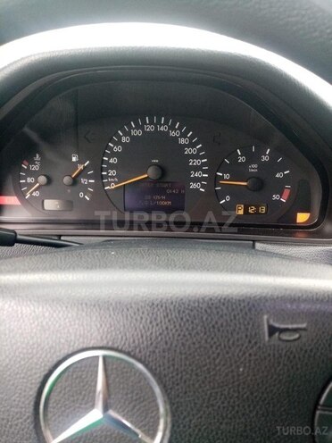 Mercedes E 220 d 2001, 390,000 km - 2.2 l - Bakı