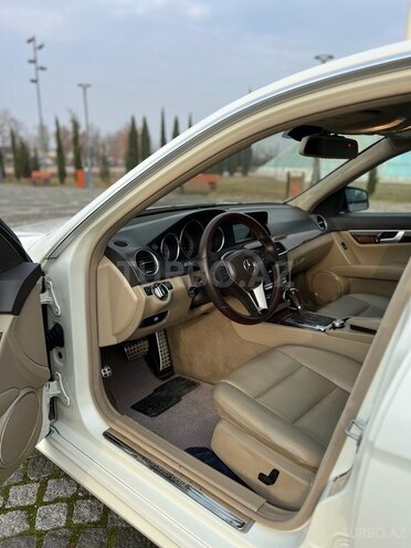 Mercedes C 250-11
