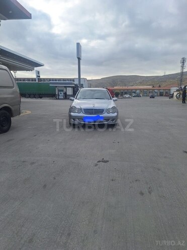 Mercedes C 220 d 2005, 370,000 km - 2.2 л - Bakı
