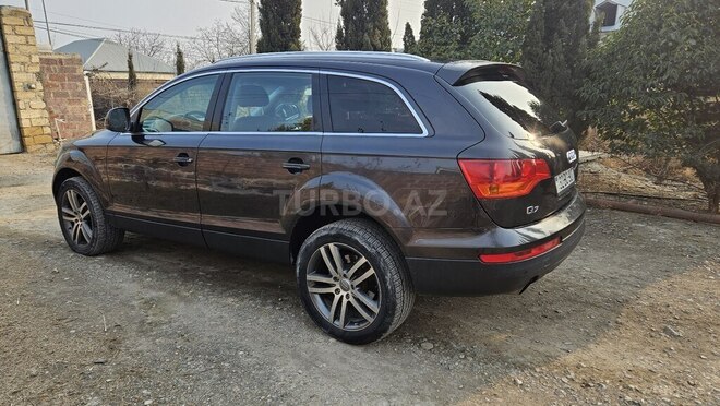 Audi Q7-16