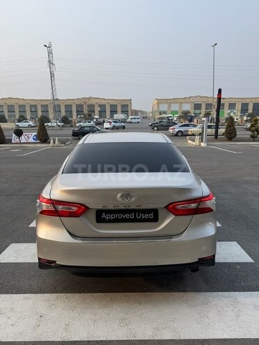 Toyota Camry 2018, 124,700 km - 2.5 l - Gəncə