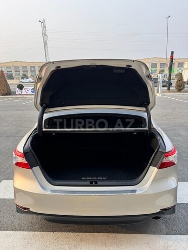 Toyota Camry 2018, 124,700 km - 2.5 l - Gəncə