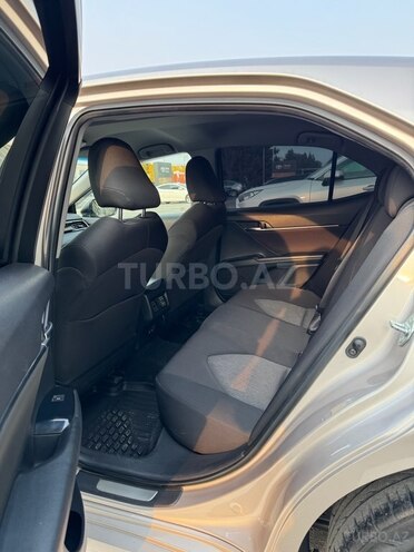 Toyota Camry 2018, 124,700 km - 2.5 l - Gəncə