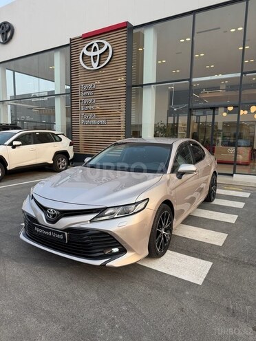 Toyota Camry 2018, 124,700 km - 2.5 l - Gəncə