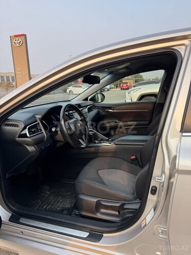 Toyota Camry 2018, 124,700 km - 2.5 l - Gəncə