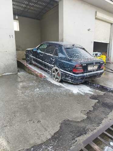 Mercedes C 240 1997, 519,302 km - 2.4 l - Quba