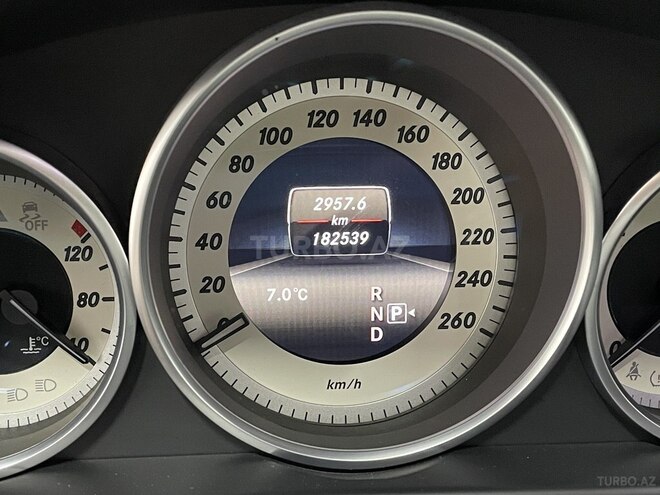 Mercedes E 220 d 2015, 182,500 km - 2.2 л - Bakı