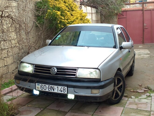 Volkswagen Vento 1993, 345,621 km - 2.0 l - Bakı