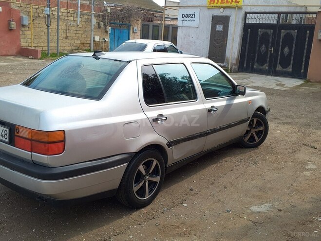 Volkswagen Vento 1993, 345,621 km - 2.0 l - Bakı