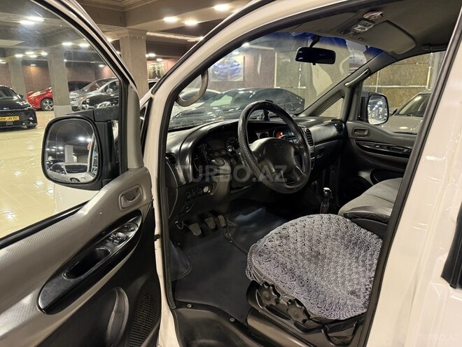 Hyundai H-1-8