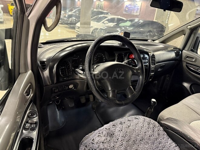 Hyundai H-1-10