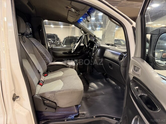 Hyundai H-1-17