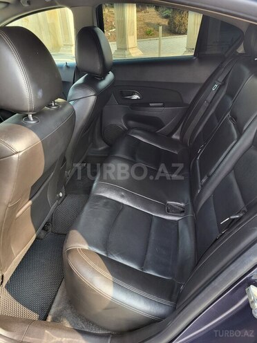 Chevrolet Cruze-12