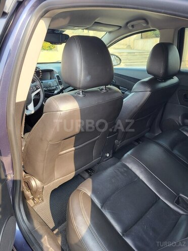 Chevrolet Cruze-11