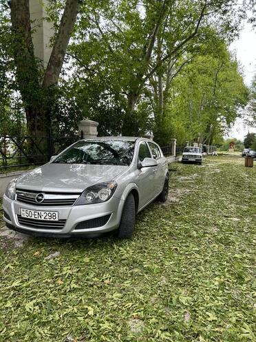 Opel Astra 2010, 180,000 km - 1.4 l - Bakı
