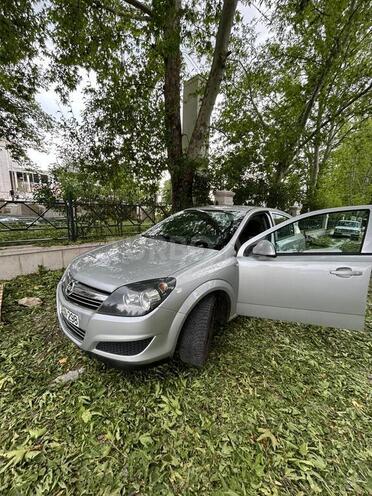 Opel Astra 2010, 180,000 km - 1.4 l - Bakı