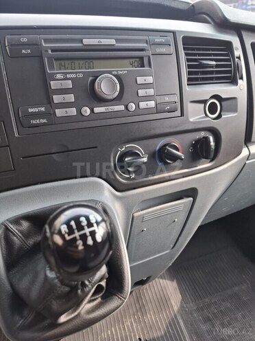 Ford Transit-7