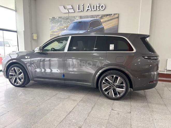 Li Auto L9-7