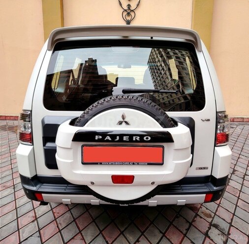Mitsubishi Pajero 2008, 130,000 km - 3.0 l - Bakı