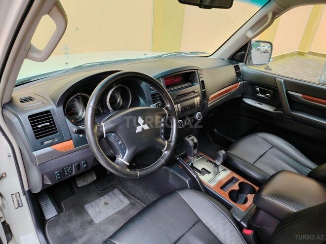 Mitsubishi Pajero 2008, 130,000 km - 3.0 l - Bakı