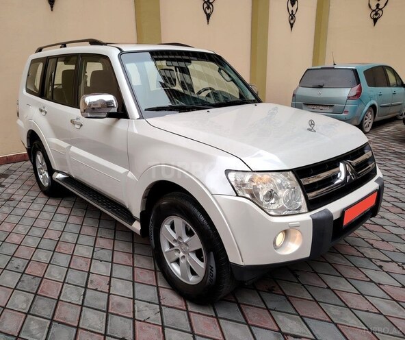 Mitsubishi Pajero 2008, 130,000 km - 3.0 l - Bakı