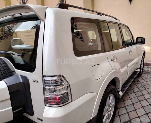 Mitsubishi Pajero 2008, 130,000 km - 3.0 l - Bakı