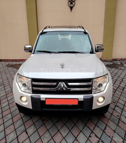 Mitsubishi Pajero 2008, 130,000 km - 3.0 l - Bakı