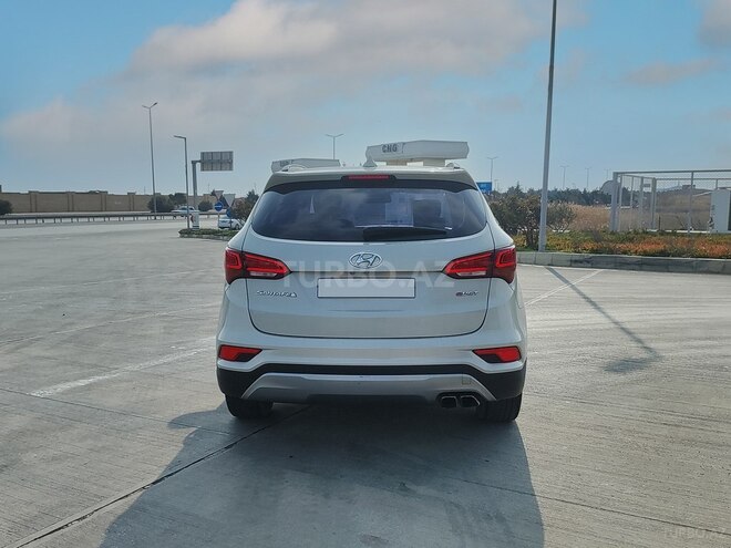 Hyundai Santa Fe-6