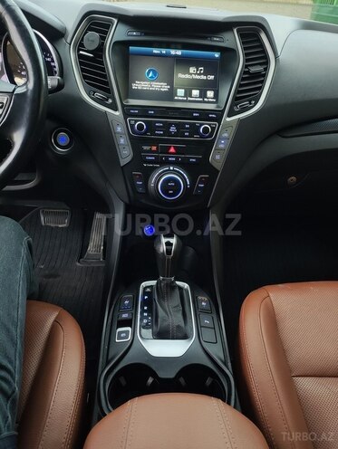 Hyundai Santa Fe-15