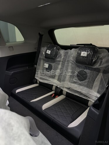 Volkswagen ID.6 Crozz-15