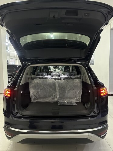 Volkswagen ID.6 Crozz-8